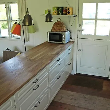 Cozy Only About 200 Metres From The Water, Holiday home *