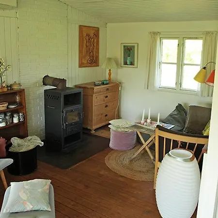 Cozy Only About 200 Metres From The Water, Holiday home *